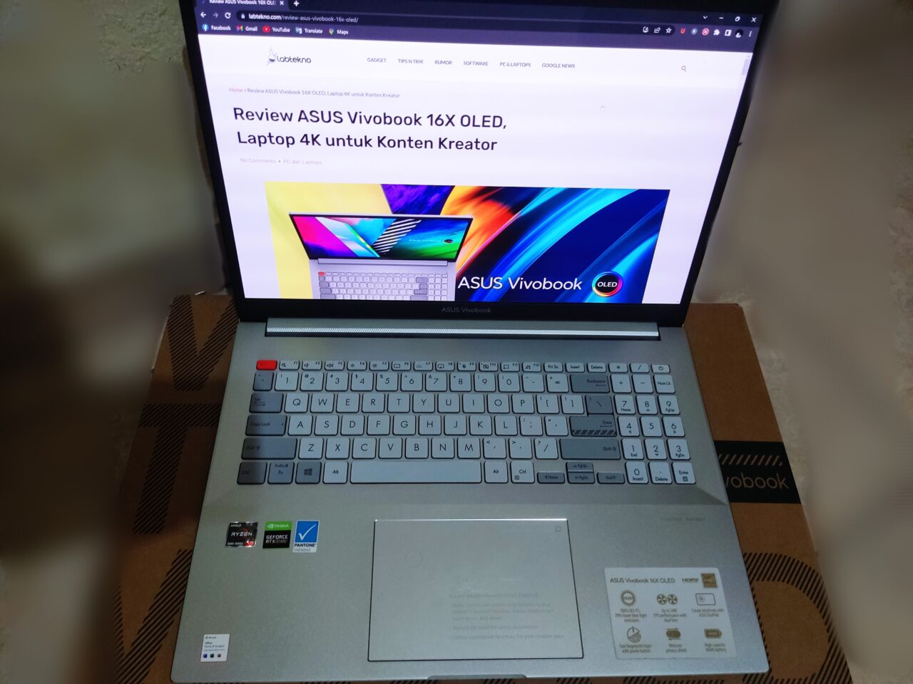 Tampilan ASUS Vivobook 16X OLED