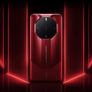 Huawei Mate 60 RS Ultimate Design Merah